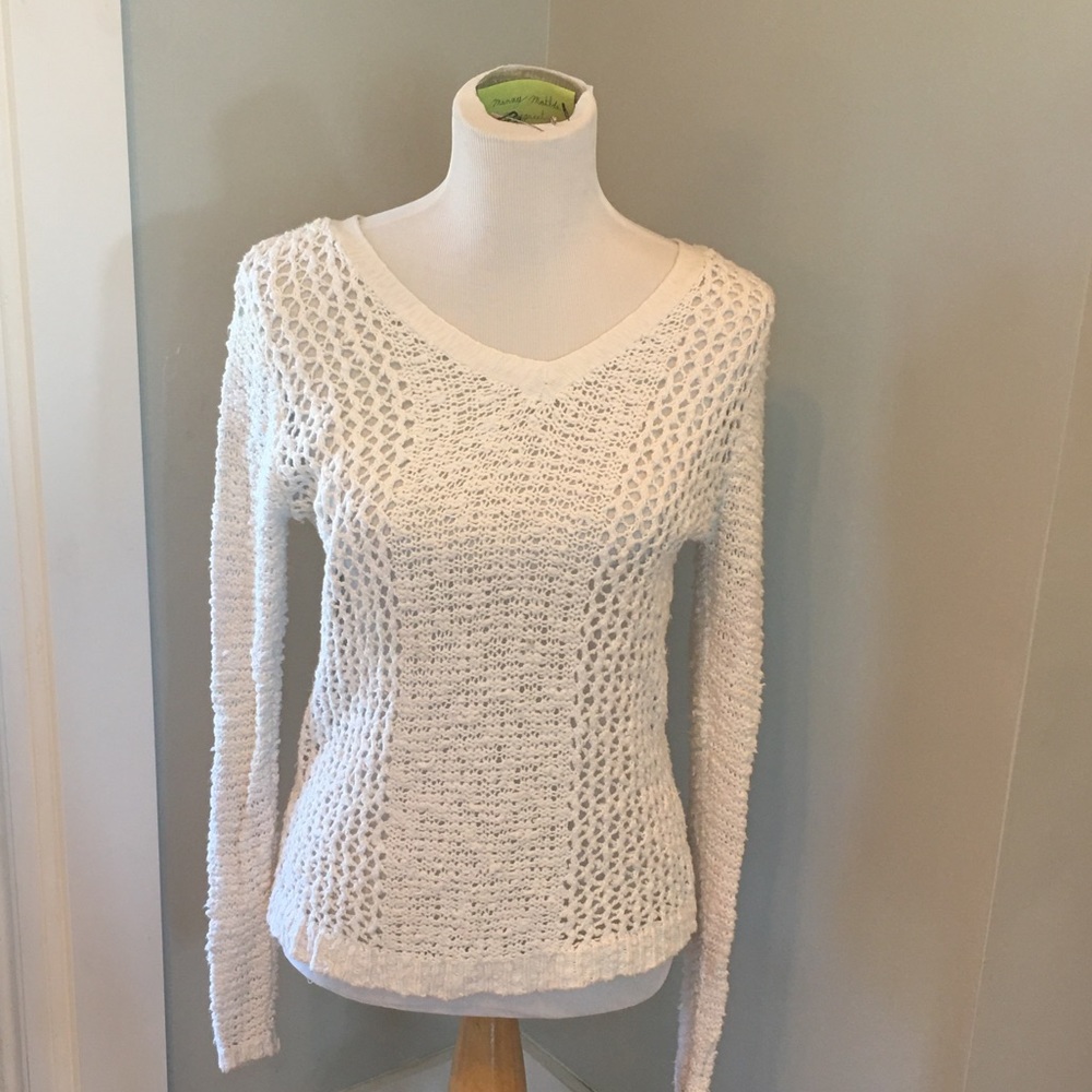 Aeropostale cream colored sweater size med